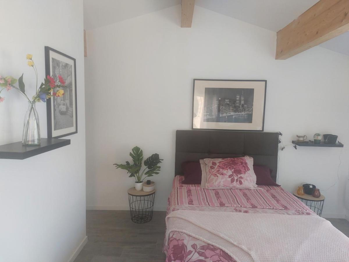 Chambre Climatisee A 20 Minutes De Bordeaux Bed & Breakfast Marcamps Exterior photo